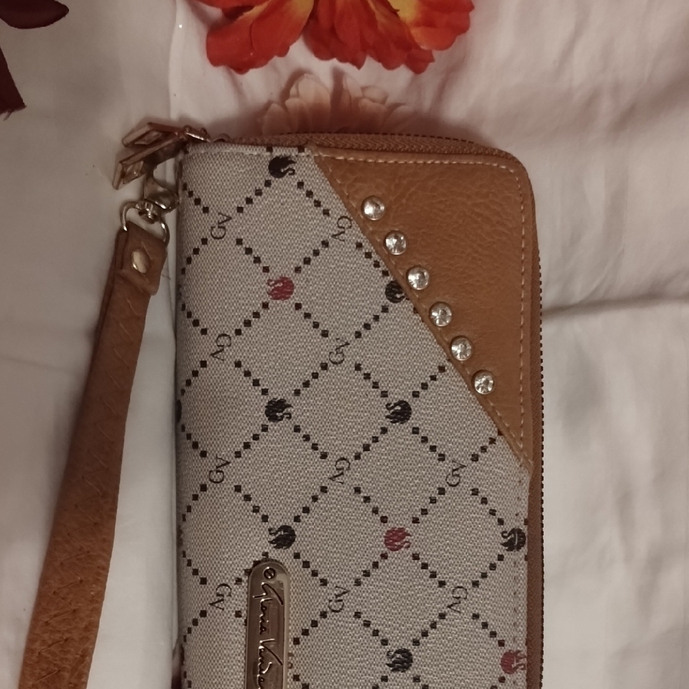 Gloria Vanderbilt Beige Patterned Wristlet with Tan Trim and Crystal Accents
